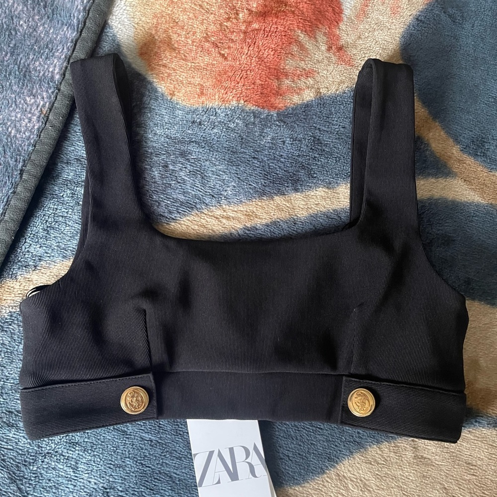 Brand NWT Zara crop top with gold buttons